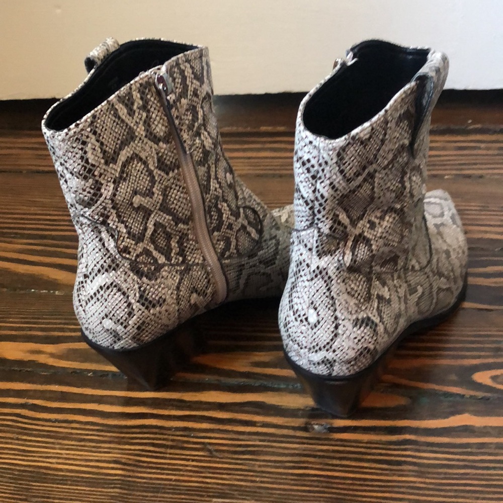 Villa Rouge snake cowboy ankle boot size 9.5 - Picture 3 of 8